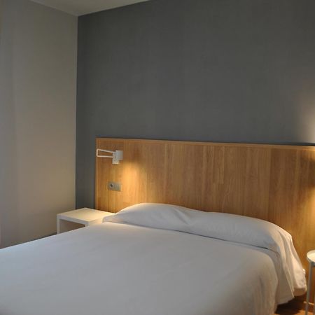 Hostal Universitat Cervera  Exterior photo
