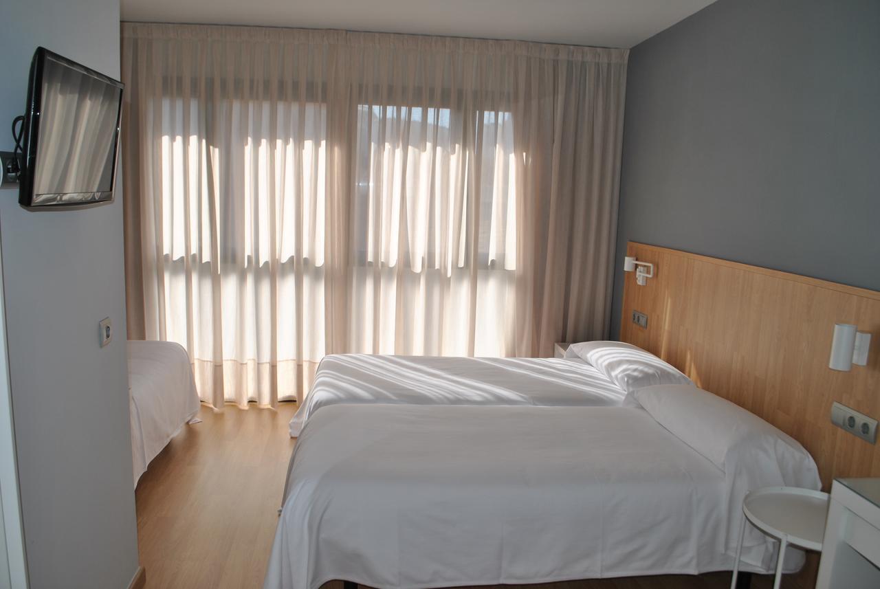 Hostal Universitat Cervera  Exterior photo